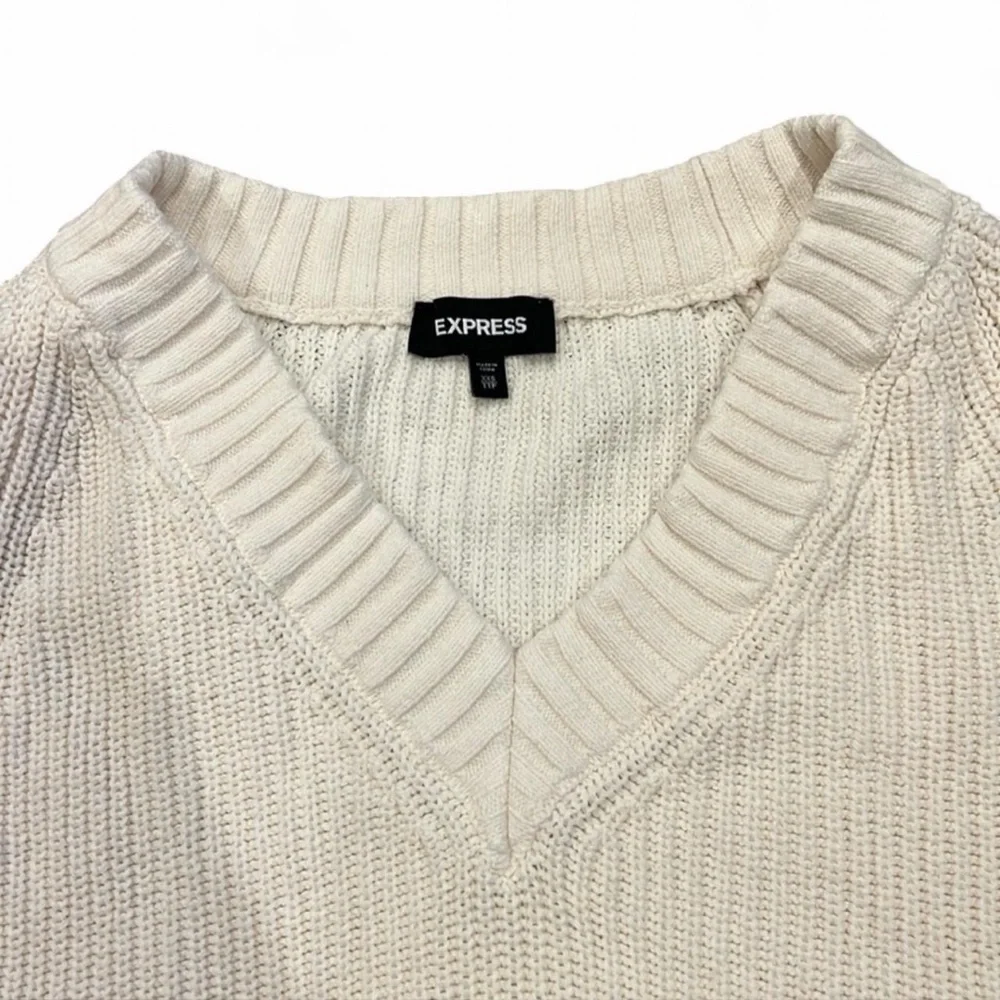 Express Oversized Boyfriend V Neck Sweater Cream XXS - Picture 6 of 9